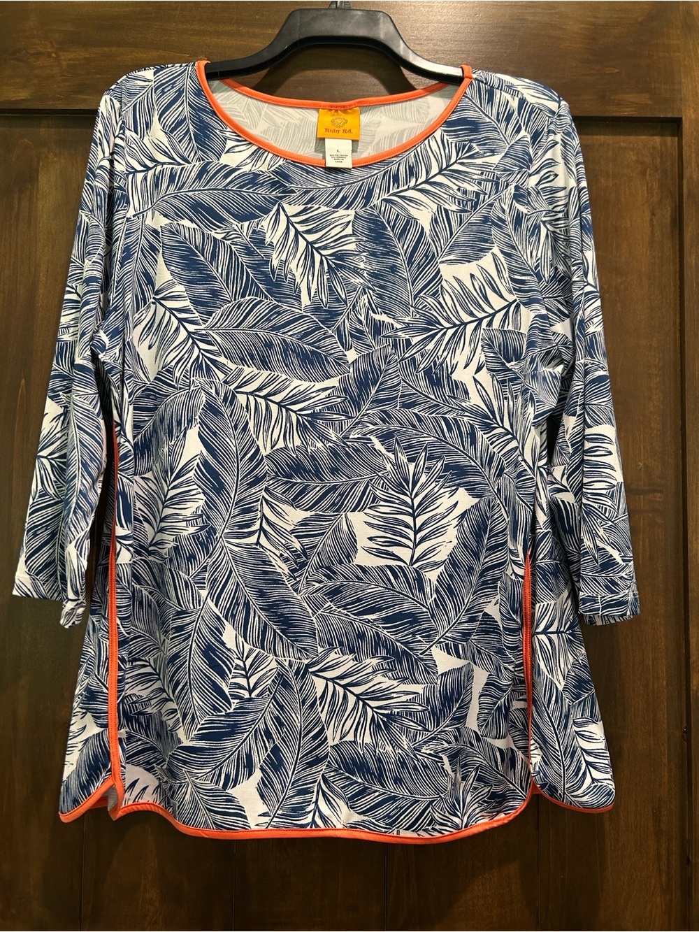 M368 Blue Leaf-Print Women's Top with Coral Trim Sz L